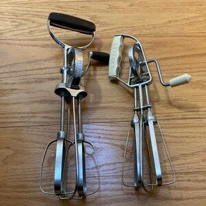 Lot of 2 vintage crank egg beaters plastic handles